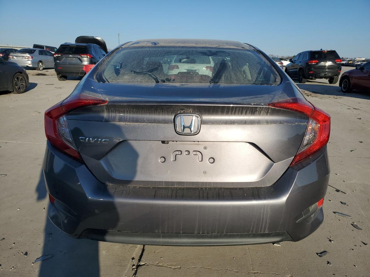 2018 Honda Civic VIN 19XFC2F5XJE023424 Copart auction photo, front end / hail damage thumbnail 6