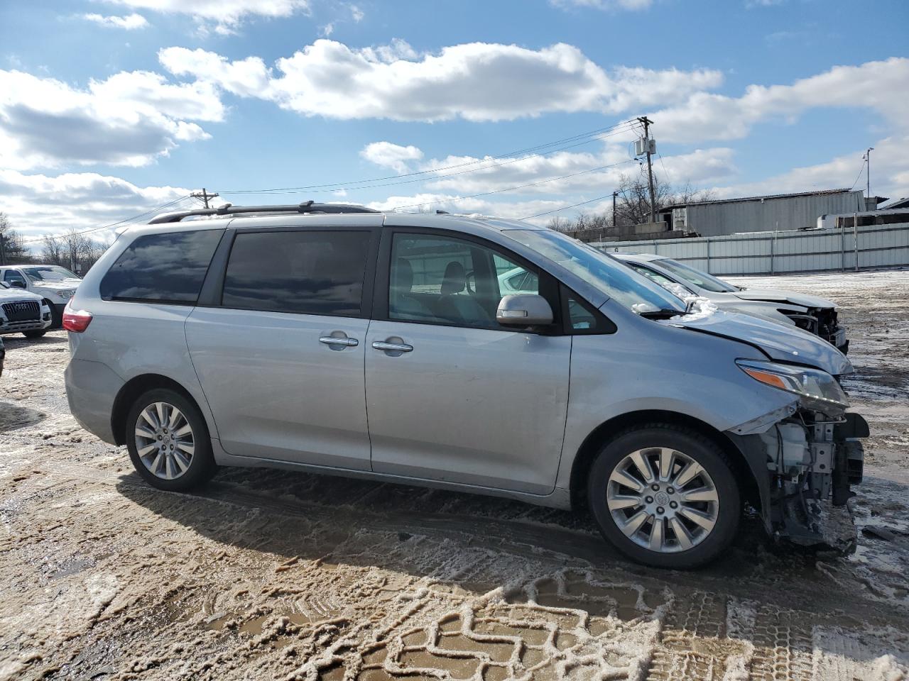 2015 Toyota Sienna VIN 5TDDK3DC7FS128078 Copart auction photo, front end damage thumbnail 4