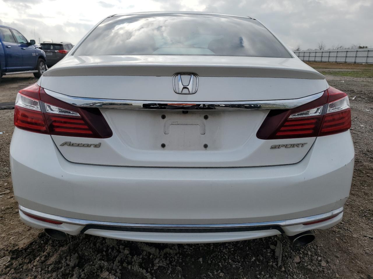 2017 Honda Accord VIN 1HGCR2F5XHA103533 Copart auction photo, front end / frame damage damage thumbnail 6