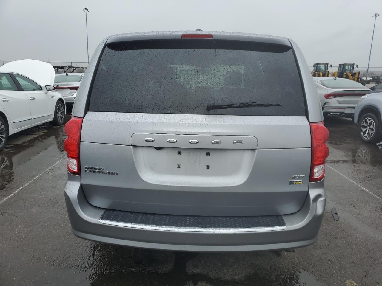2017 Dodge Caravan VIN 2C4RDGCG9HR862325 Copart auction photo, front end / side damage thumbnail 6