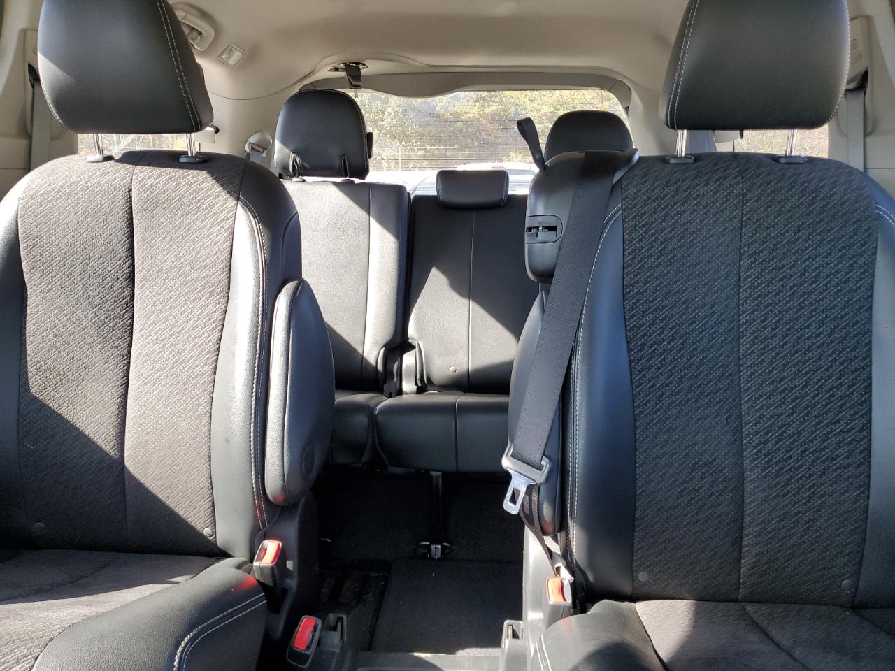 2013 Toyota Sienna VIN 5TDXK3DC4DS292656 Copart auction photo, front end / minor dent/scratches damage thumbnail 10
