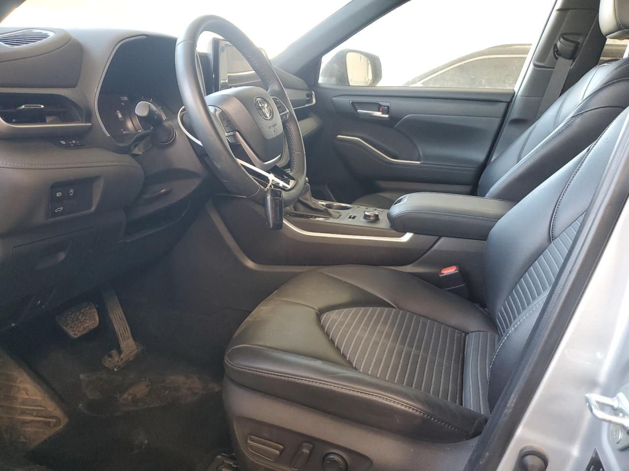 2024 Toyota Highlander VIN 5TDKDRBH1RS544490 Copart auction photo, front end / side damage thumbnail 7
