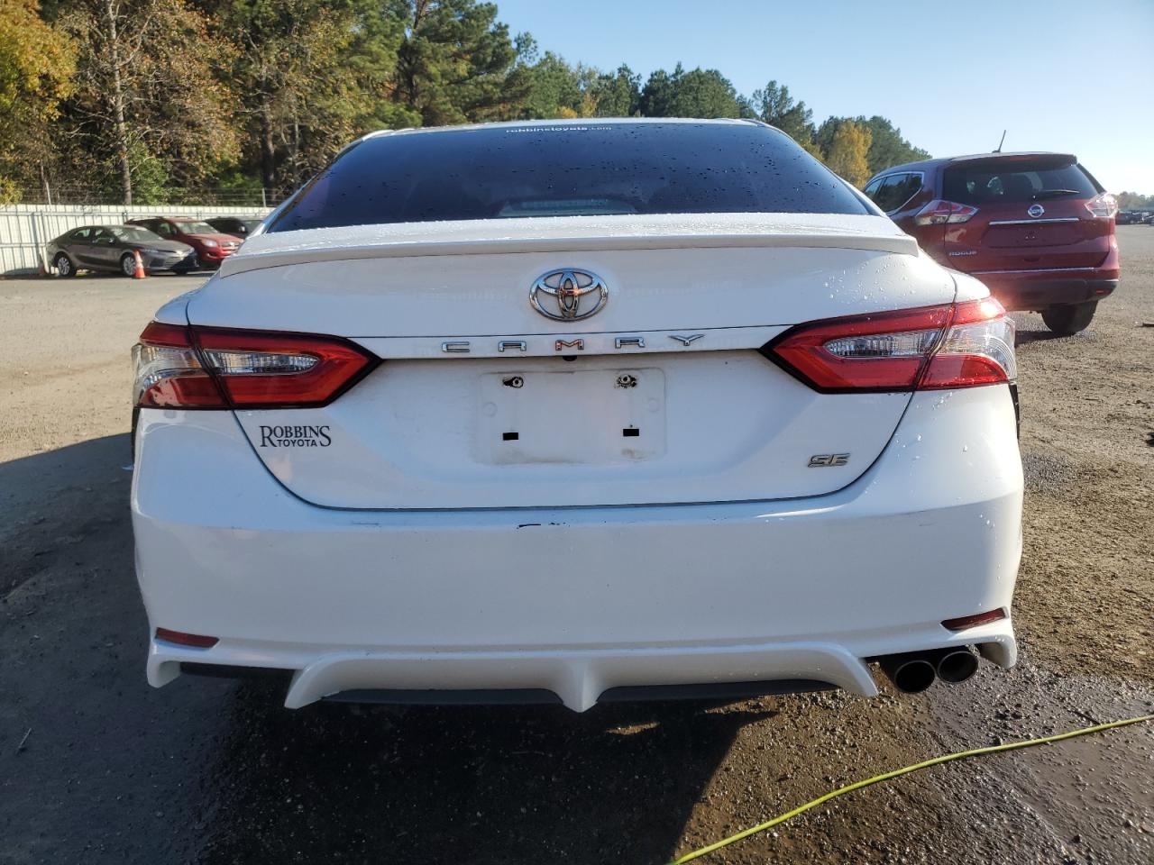 2018 Toyota Camry VIN 4T1B11HK9JU638237 Copart auction photo, front end damage thumbnail 6