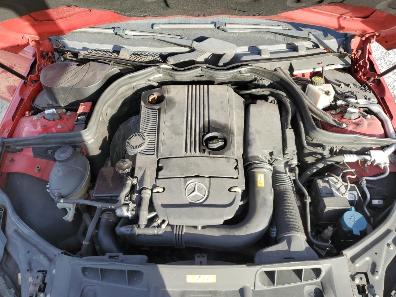 2012 Mercedes-Benz C-klasse VIN WDDGJ4HB5CF910193 Copart auction photo, normal wear / minor dent/scratches damage thumbnail 11