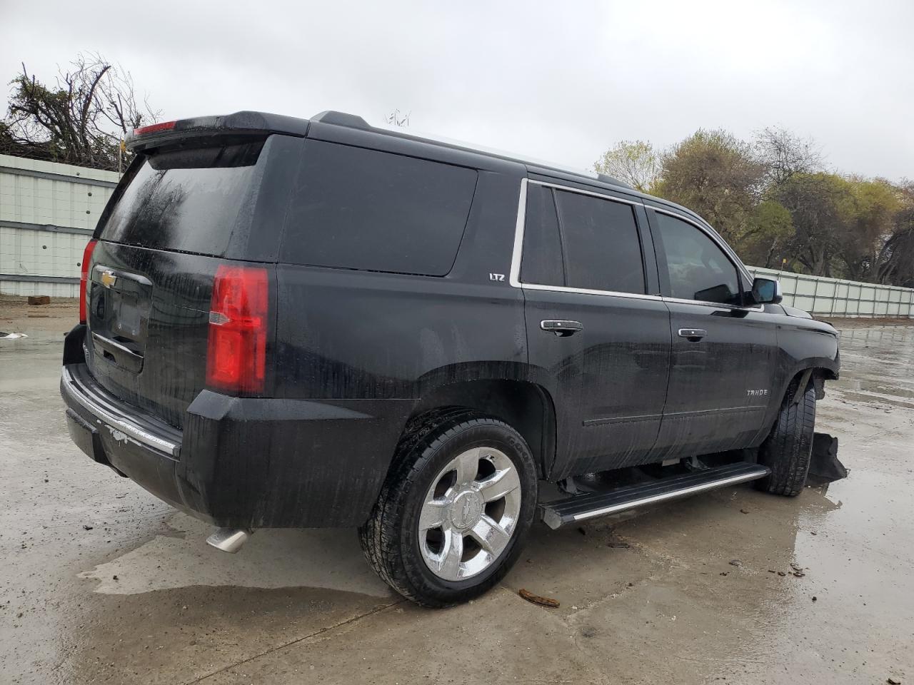 2015 Chevrolet Tahoe VIN 1GNSCCKC8FR710445 Copart auction photo, front end damage thumbnail 3