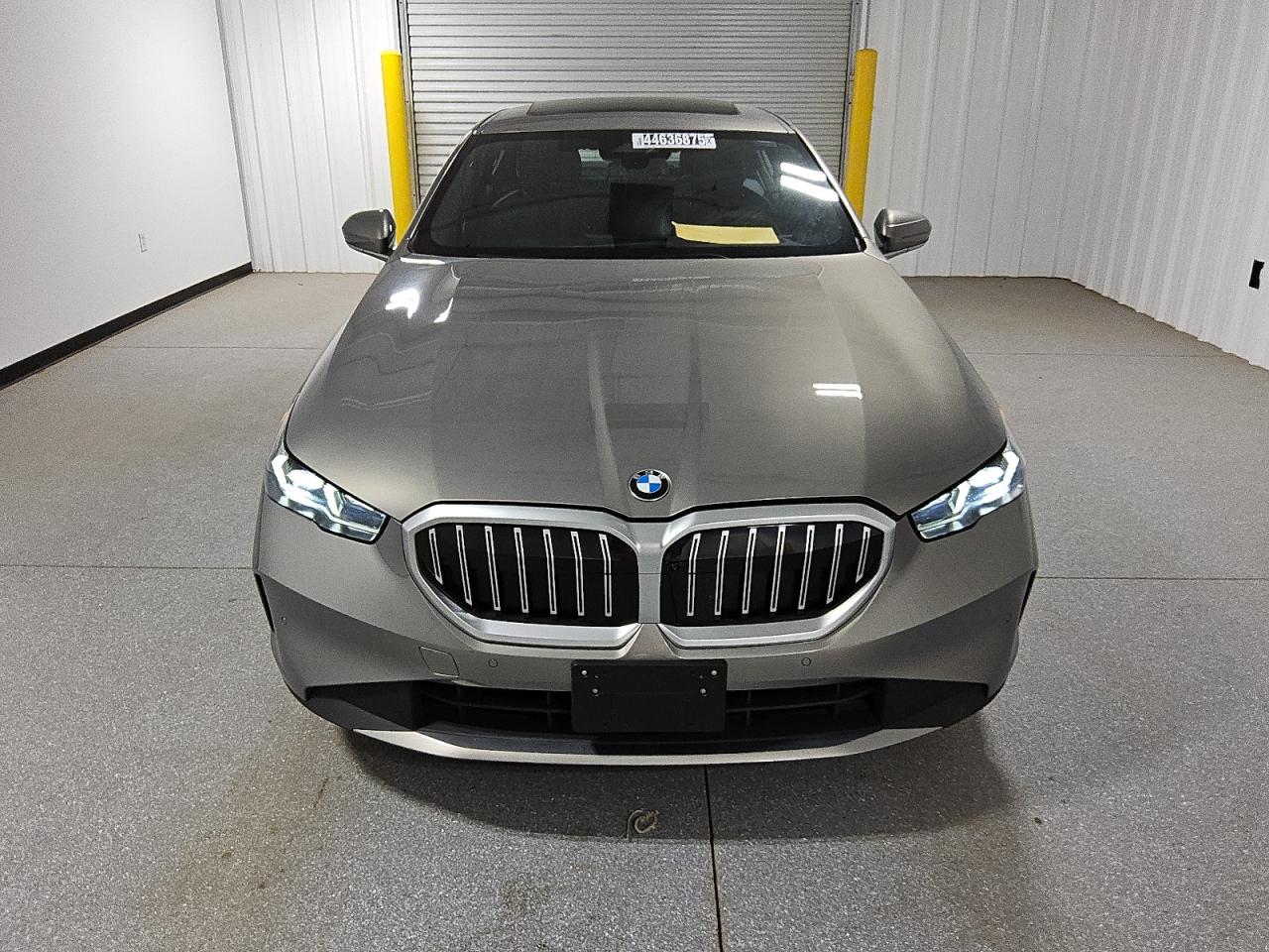 2024 BMW 5er VIN WBA53FJ08RCS03726 Copart auction photo, vandalism damage thumbnail 5