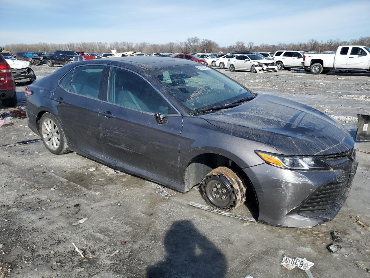 2019 Toyota Camry VIN 4T1B11HK0KU784401 Copart auction photo, front end / side damage thumbnail 4
