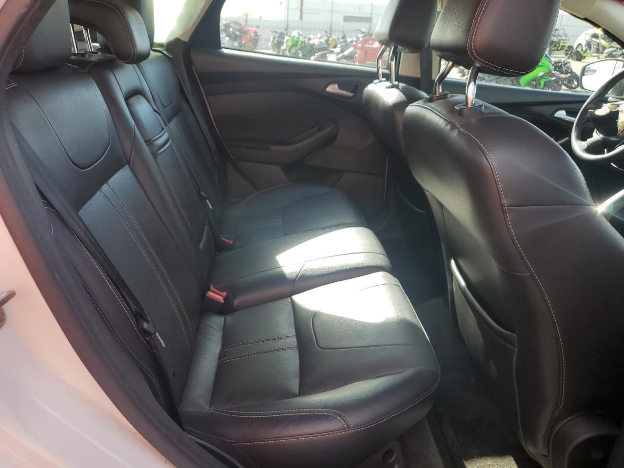2012 Ford Focus VIN 1FAHP3M25CL374317 Copart auction photo, front end damage thumbnail 10