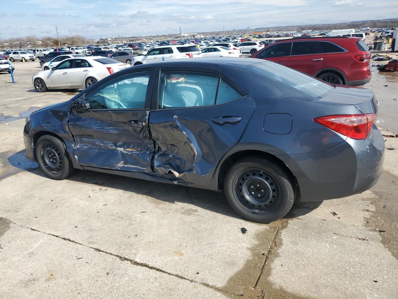 2018 Toyota Corolla VIN 5YFBURHE5JP805338 Copart auction photo, side damage thumbnail 2