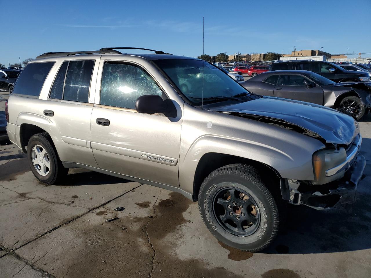 2002 Chevrolet TrailBlazer VIN 1GNDS13S822378399 Copart auction photo, front end damage thumbnail 4