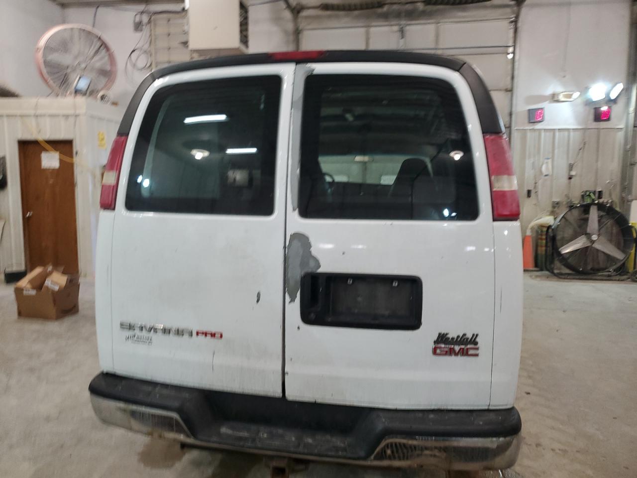 2003 GMC Savana VIN 1GTGG25U731154379 Copart auction photo, all over damage thumbnail 6