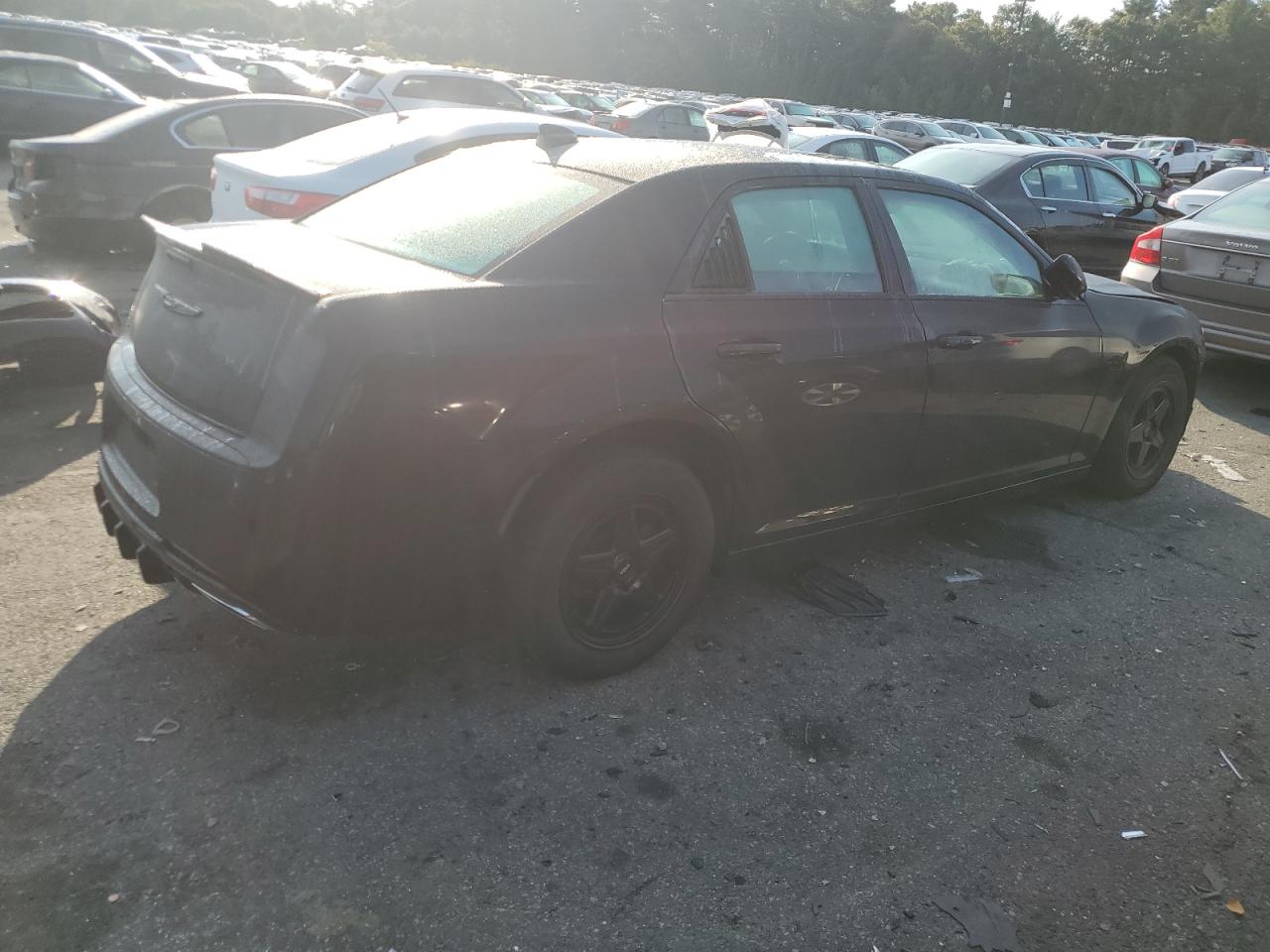 2016 Chrysler 300 VIN 2C3CCAAG6GH135029 Copart auction photo, front end / minor dent/scratches damage thumbnail 3