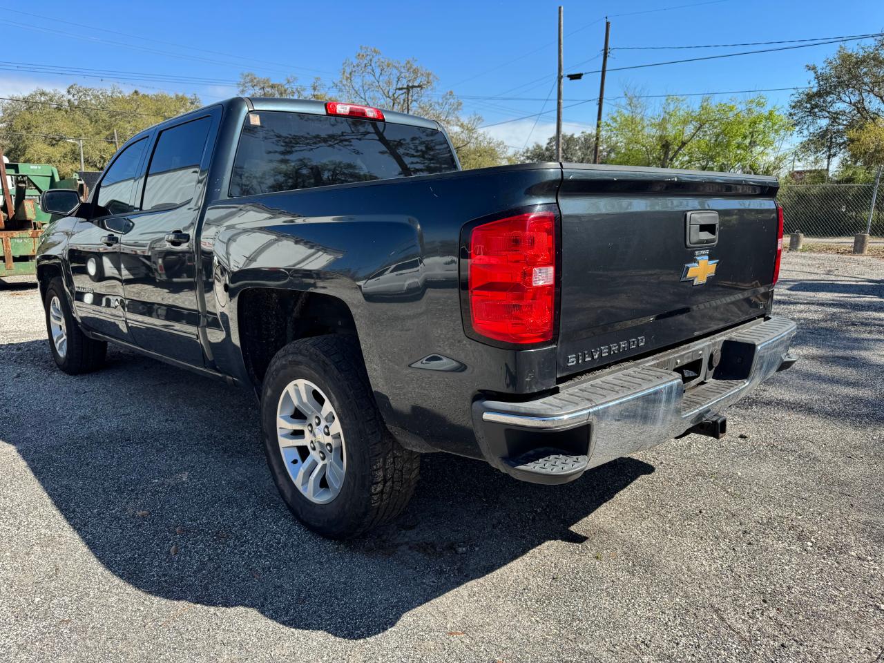 2018 Chevrolet Silverado VIN 3GCPCREC2JG393509 Copart auction photo, minor dent/scratches / side damage thumbnail 3