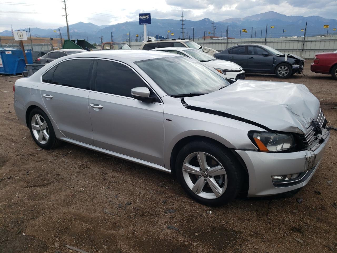 2015 Volkswagen Passat VIN 1VWAT7A33FC118822 Copart auction photo, front end damage thumbnail 4