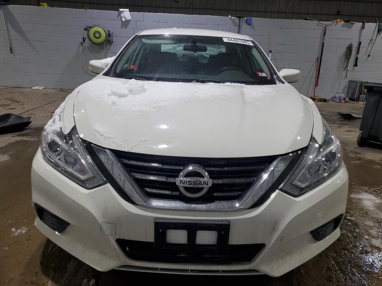 2017 Nissan Altima VIN 1N4AL3AP7HC204254 Copart auction photo, rear end / minor dent/scratches damage thumbnail 5