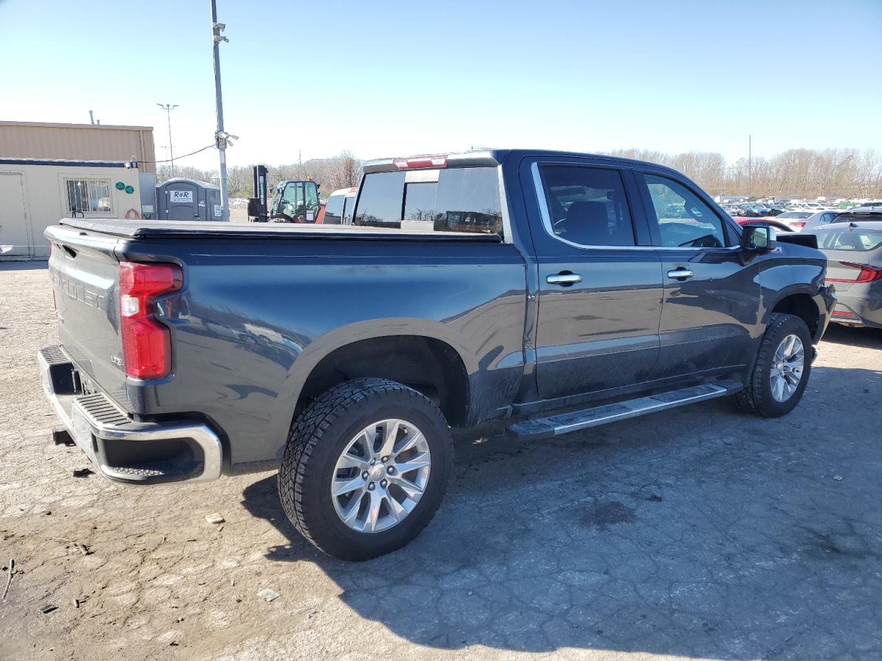 2021 Chevrolet Silverado VIN 1GCUYGED6MZ144359 Copart auction photo, front end damage thumbnail 3