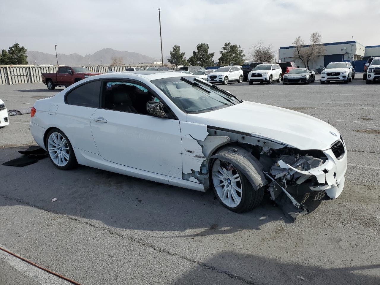 2012 BMW 3er VIN WBAKG7C59CE803303 Copart auction photo, front end damage thumbnail 4