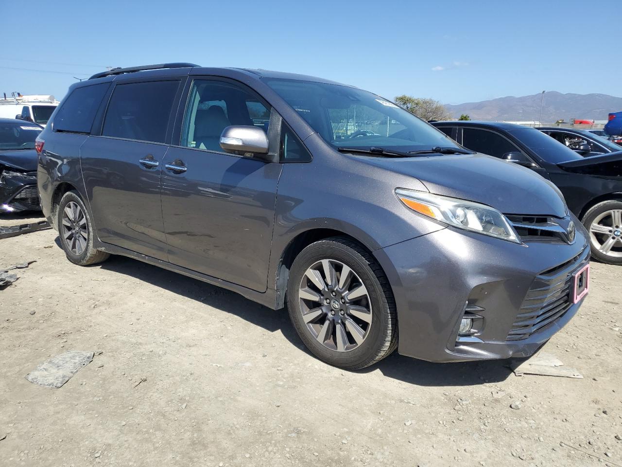 2018 Toyota Sienna VIN 5TDYZ3DC7JS954063 Copart auction photo, side damage thumbnail 4