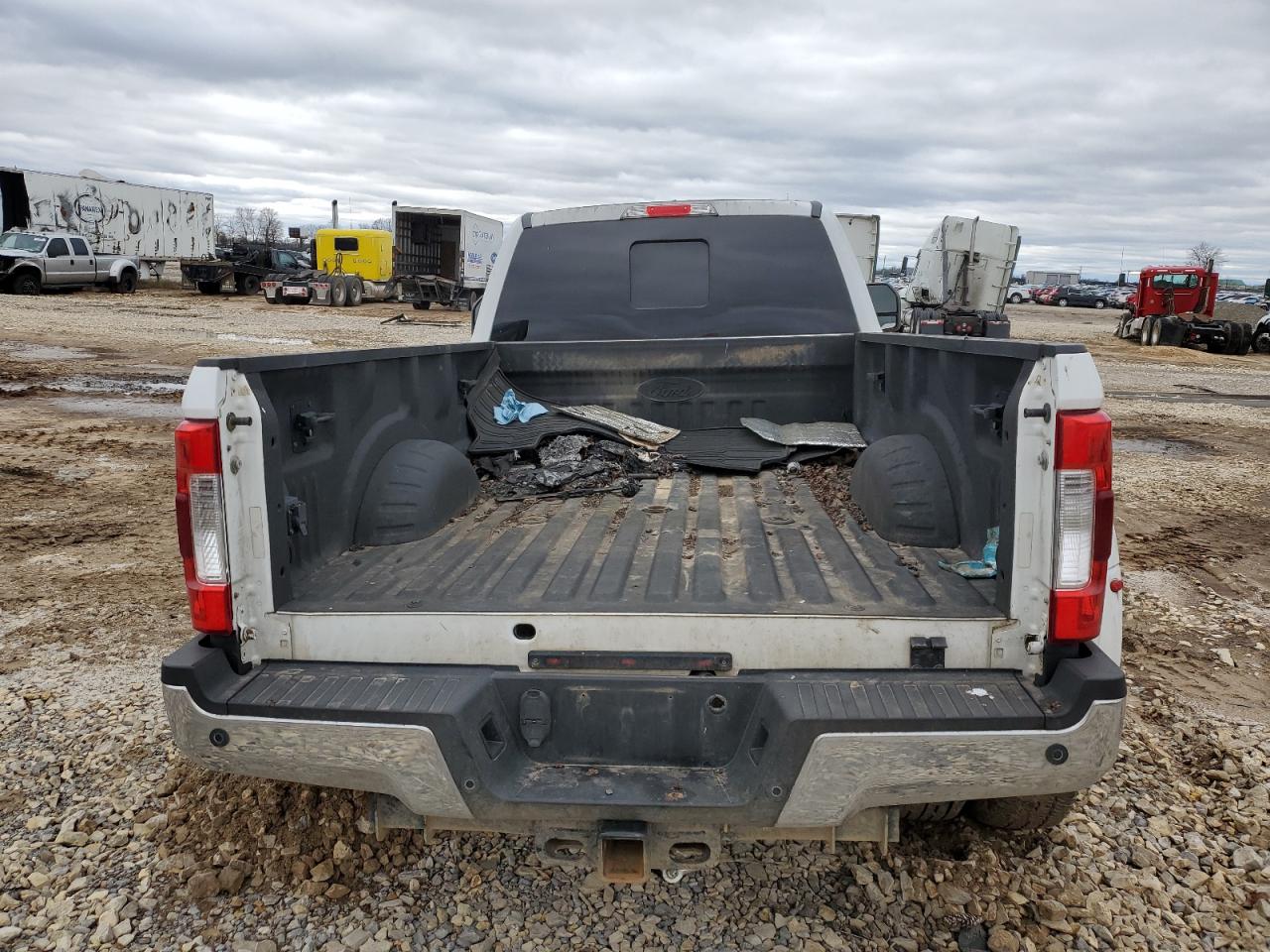 2017 Ford F350 VIN 1FT8W3DT5HEE53858 Copart auction photo, burn - engine / burn - interior damage thumbnail 6
