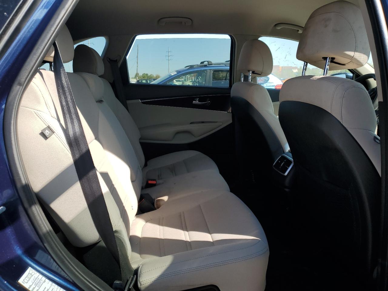 2017 KIA Sorento VIN 5XYPGDA58HG322287 Copart auction photo, normal wear / minor dent/scratches damage thumbnail 11