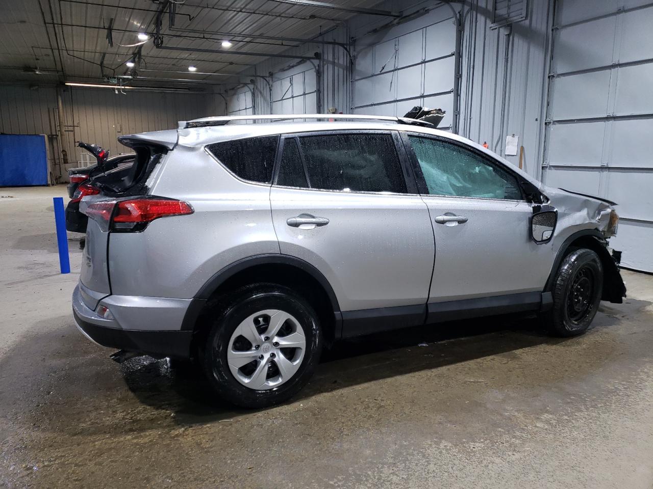 2016 Toyota RAV 4 VIN 2T3RFREV0GW444533 Copart auction photo, front end / undercarriage damage thumbnail 3