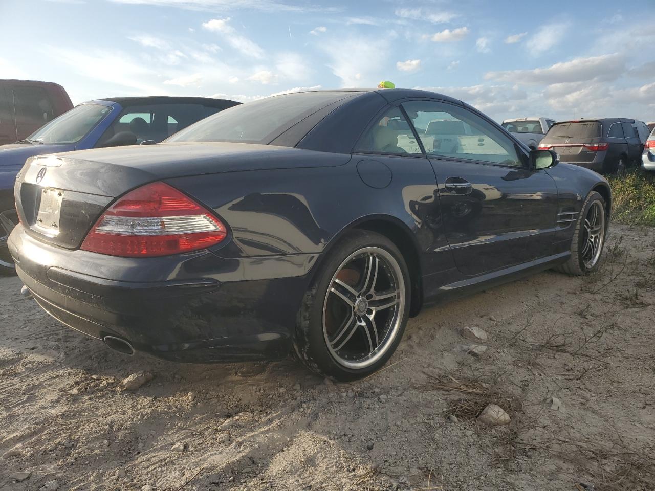 2007 Mercedes-Benz SL-klasse VIN WDBSK71F67F127436 Copart auction photo, water/flood damage thumbnail 3