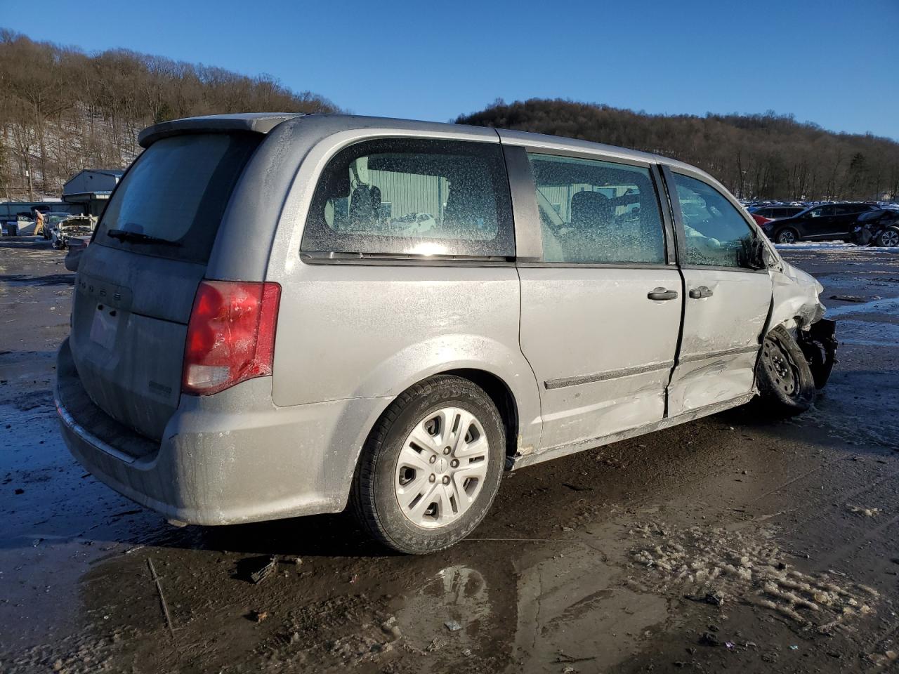 2013 Dodge Caravan VIN 2C4RDGBG2DR795059 Copart auction photo, all over damage thumbnail 3