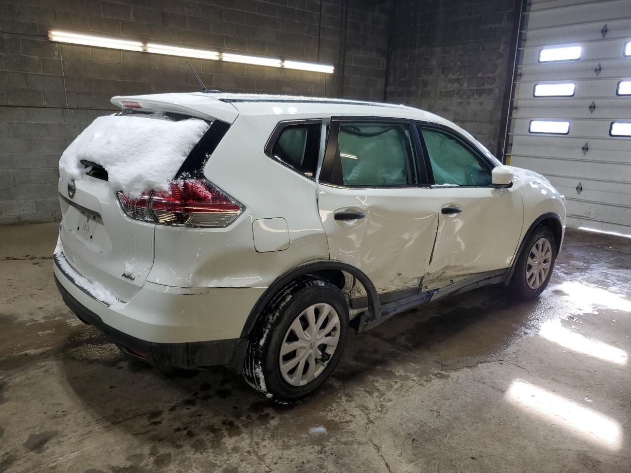2016 Nissan Rogue VIN 5N1AT2MV7GC869731 Copart auction photo, side / front end damage thumbnail 3
