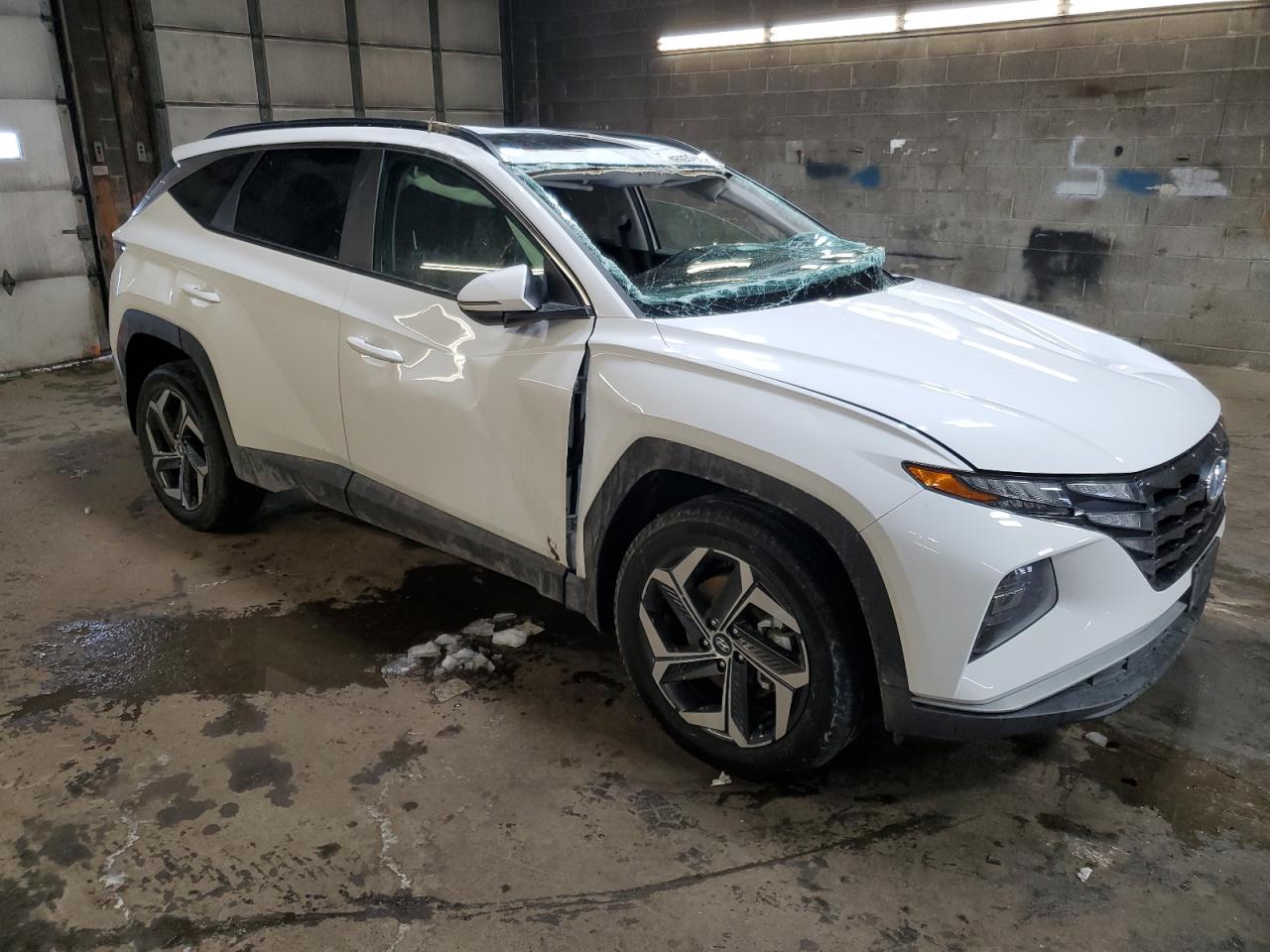2024 Hyundai Tucson VIN 5NMJFCDE5RH403785 Copart auction photo, rollover damage thumbnail 4