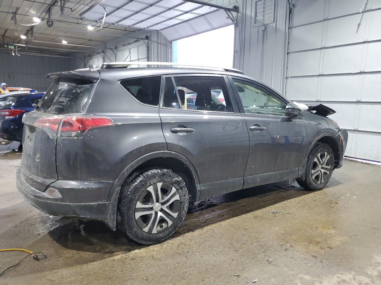 2018 Toyota RAV 4 VIN JTMBFREV2JJ197619 Copart auction photo, front end damage thumbnail 3