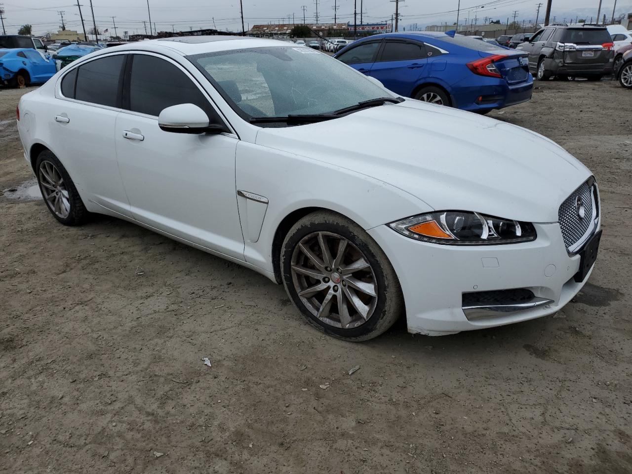 2015 Jaguar XF VIN SAJWA0FS1FPU72841 Copart auction photo, side / rear end damage thumbnail 4
