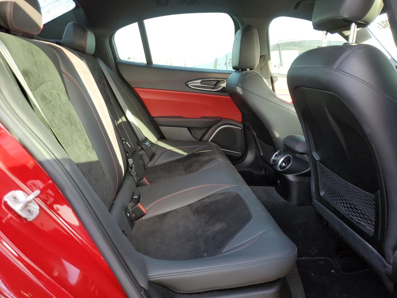 2017 Alfa Romeo Giulia VIN ZARFAEAVXH7550930 Copart auction photo, undercarriage / minor dent/scratches damage thumbnail 10