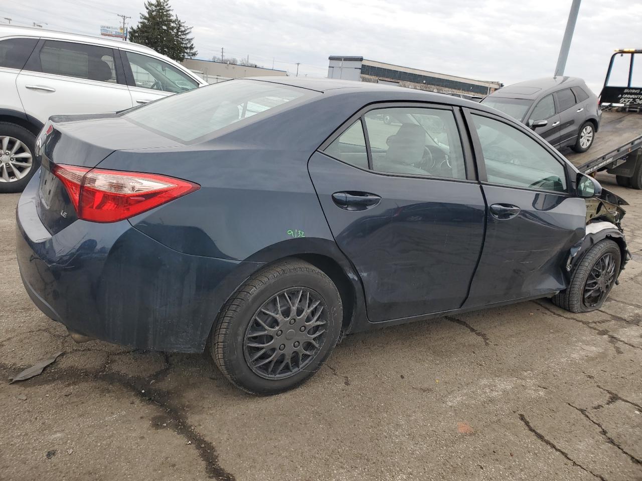 2017 Toyota Corolla VIN 2T1BURHE3HC960562 Copart auction photo, front end / side damage thumbnail 3