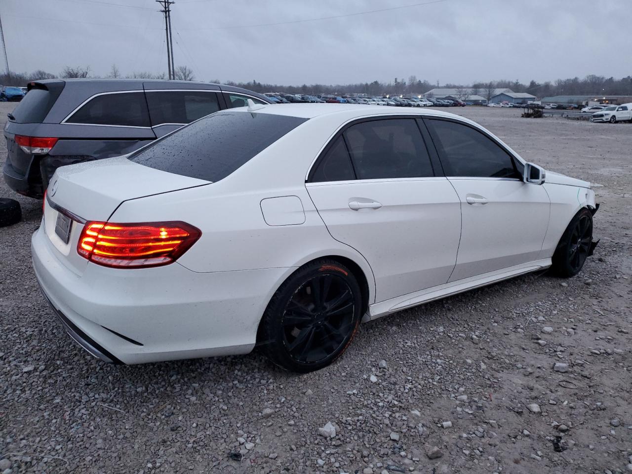 2014 Mercedes-Benz E-klasse VIN WDDHF5KB7EA964650 Copart auction photo, front end damage thumbnail 3
