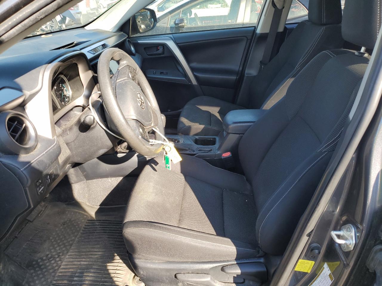 2018 Toyota RAV 4 VIN JTMRJREV2JD218139 Copart auction photo, front end / side damage thumbnail 7