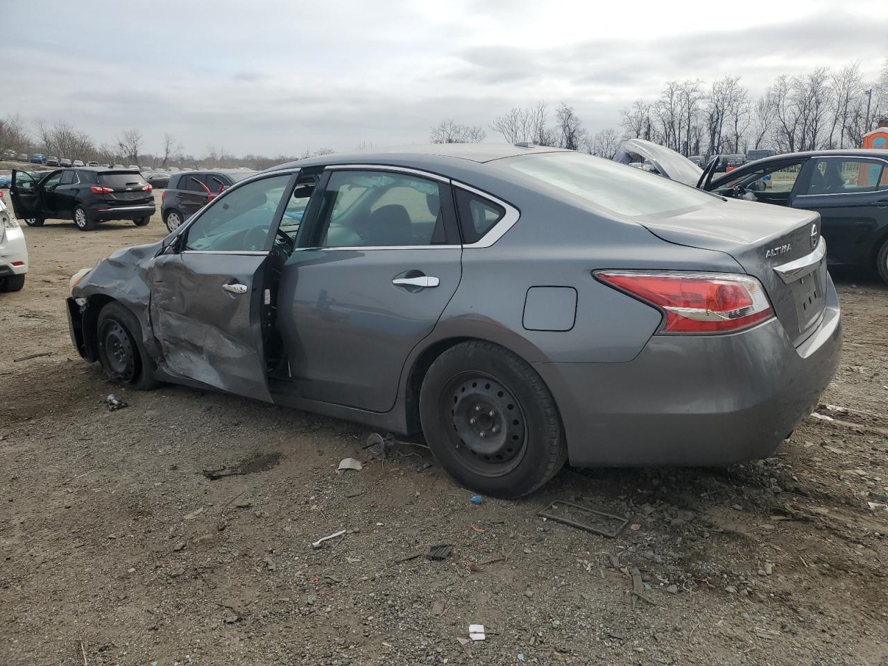 2015 Nissan Altima VIN 1N4AL3AP5FN886701 Copart auction photo, side / front end damage thumbnail 2