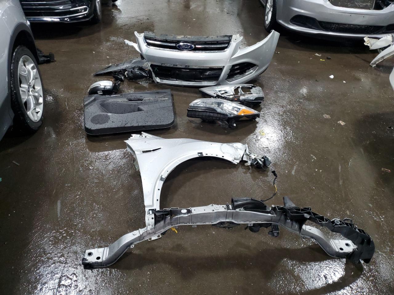 2016 Ford Escape VIN 1FMCU9J96GUB38062 Copart auction photo, front end damage thumbnail 14