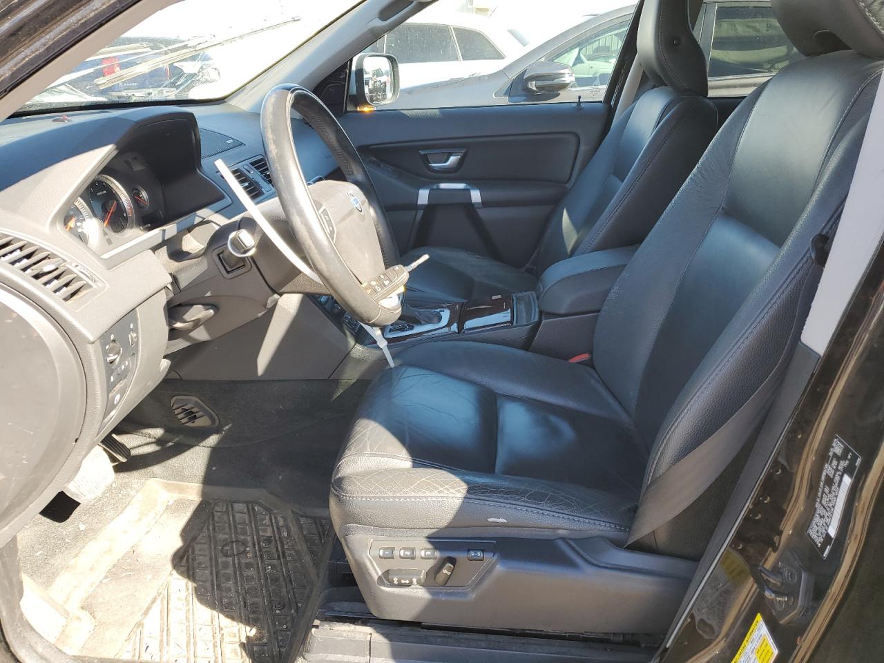 2014 Volvo XC90 VIN YV4952CZ3E1697774 Copart auction photo, front end / side damage thumbnail 7