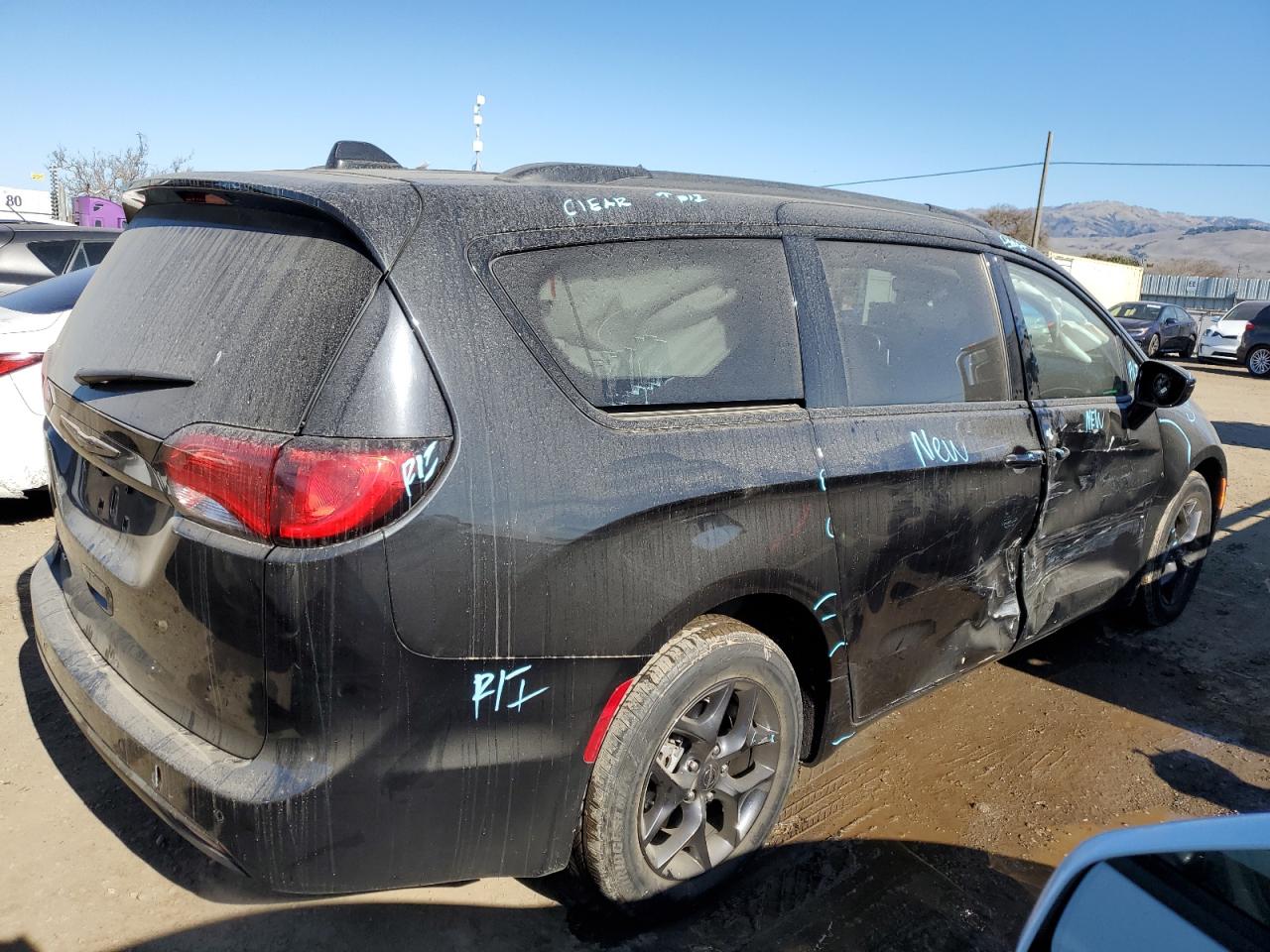 2020 Chrysler Pacifica VIN 2C4RC1EG0LR146807 Copart auction photo, side damage thumbnail 3