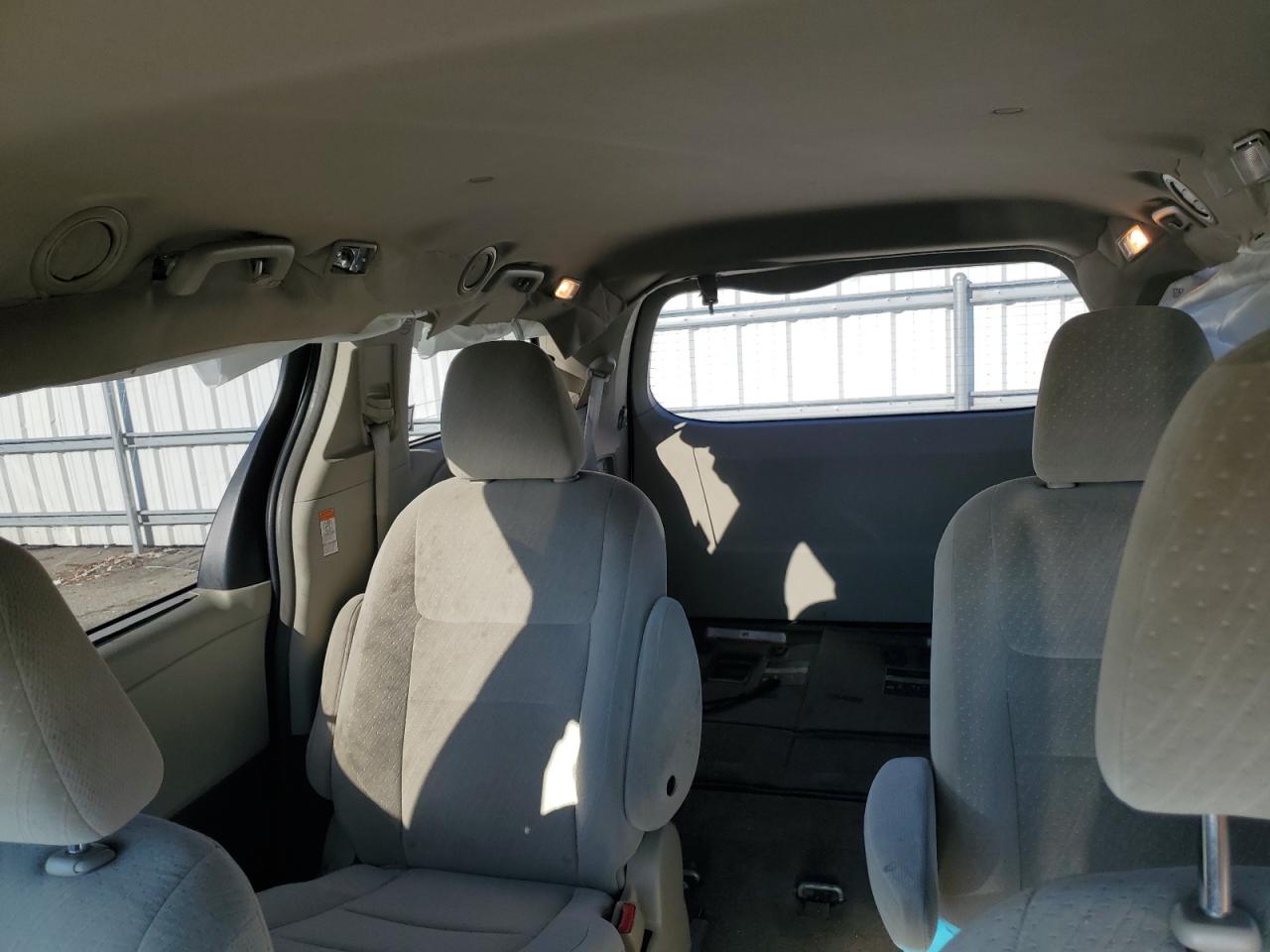 2017 Toyota Sienna VIN 5TDJZ3DC9HS166283 Copart auction photo, front end damage thumbnail 10