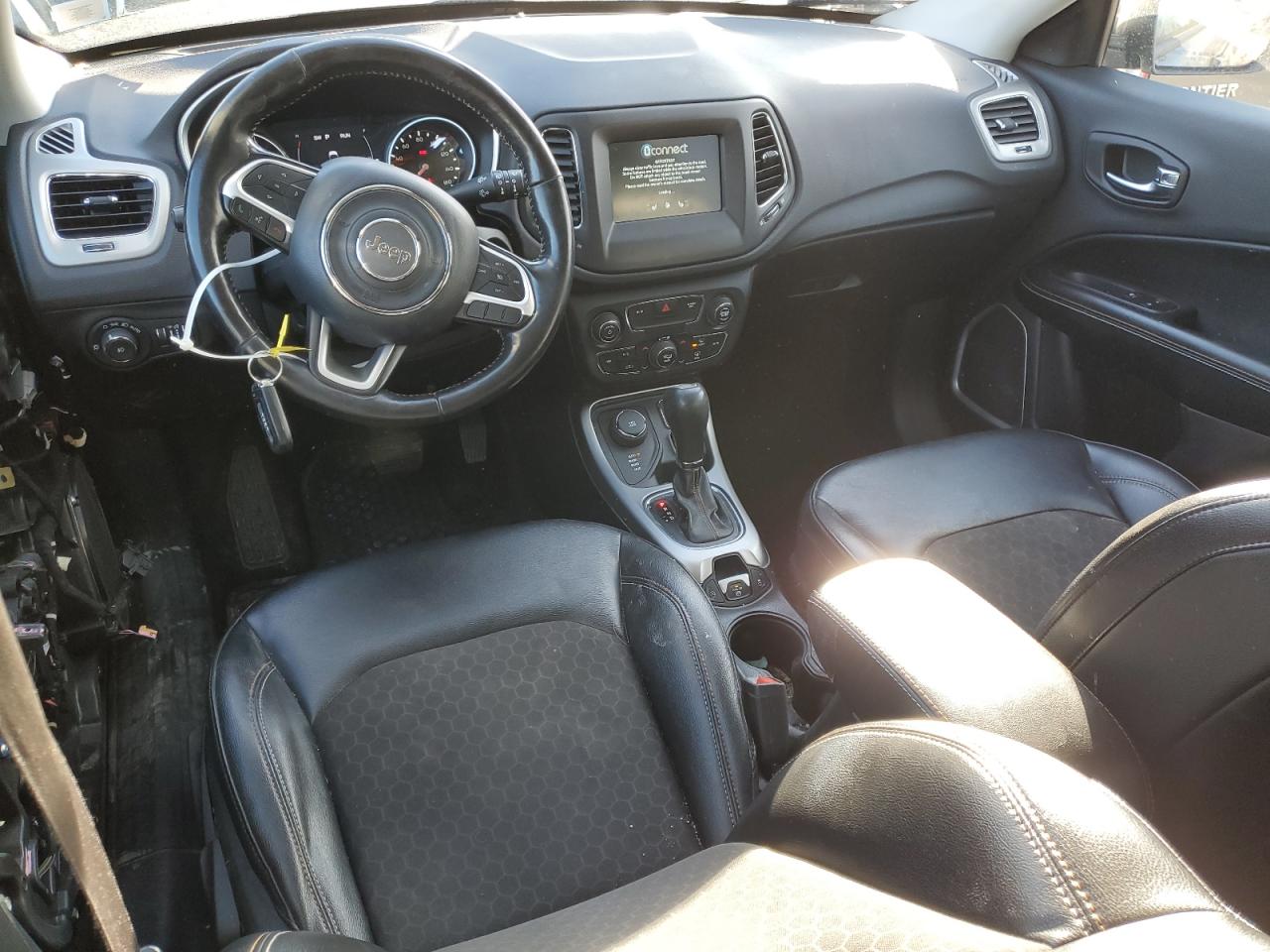 2020 Jeep Compass VIN 3C4NJDBB4LT124692 Copart auction photo, front end / minor dent/scratches damage thumbnail 8