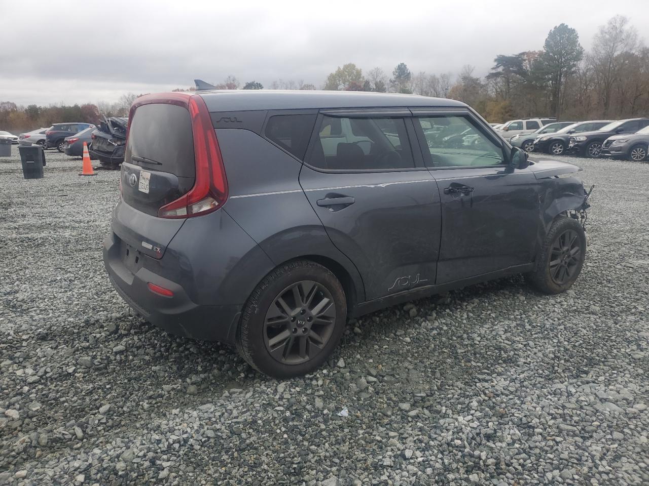 2020 KIA Soul VIN KNDJ33AU9L7043911 Copart auction photo, front end / side damage thumbnail 3