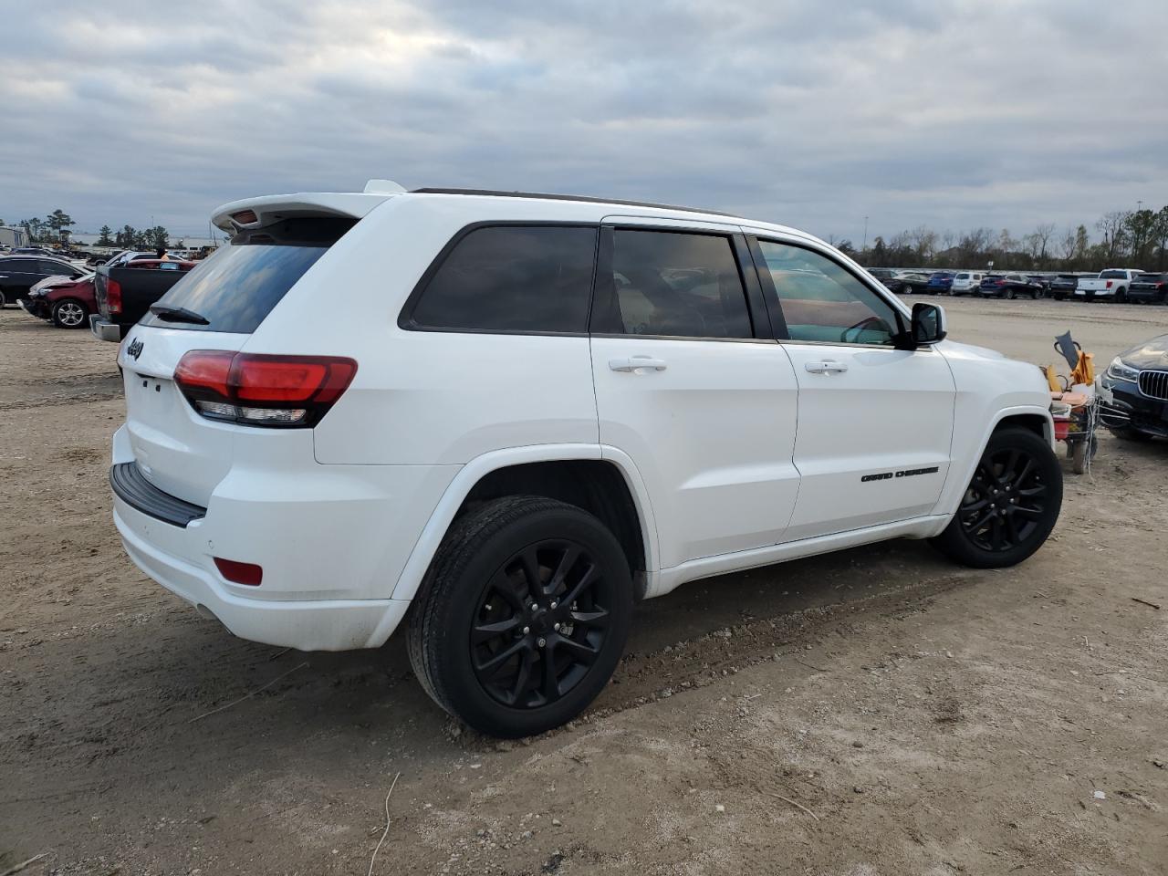 2021 Jeep Grand Cherokee VIN 1C4RJEAGXMC713926 Copart auction photo, side / front end damage thumbnail 3