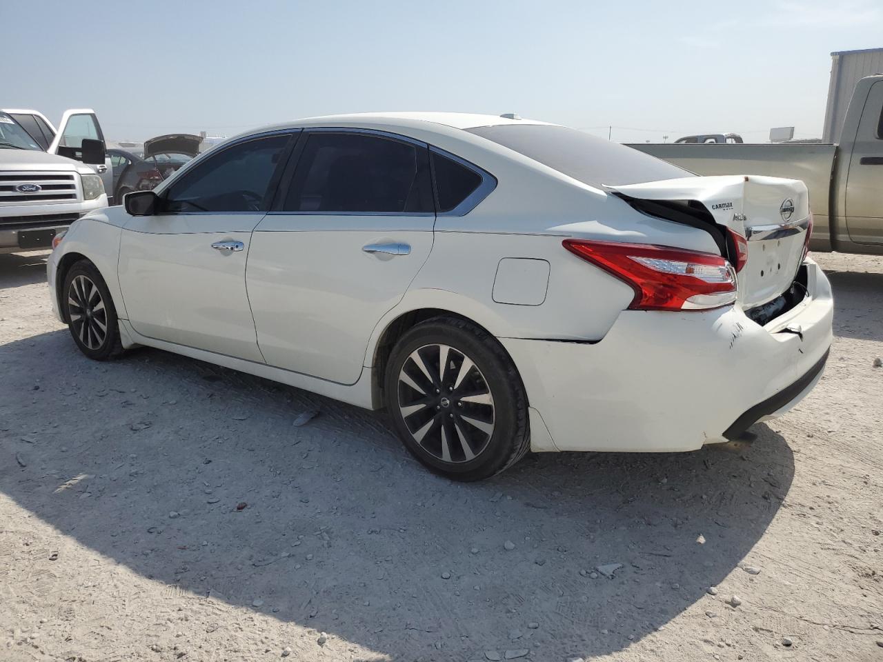 2017 Nissan Altima VIN 1N4AL3AP0HC491775 Copart auction photo, rear end / minor dent/scratches damage thumbnail 2