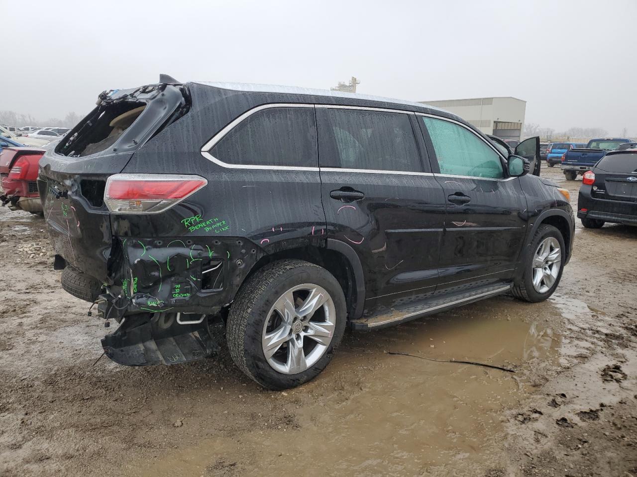 2015 Toyota Highlander VIN 5TDDKRFH8FS206895 Copart auction photo, rear end damage thumbnail 3