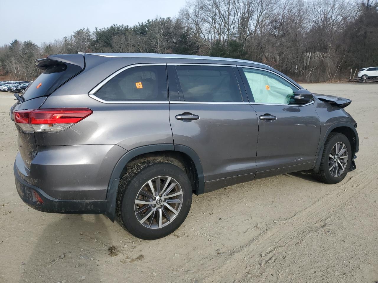 2018 Toyota Highlander VIN 5TDJZRFHXJS522886 Copart auction photo, all over damage thumbnail 3