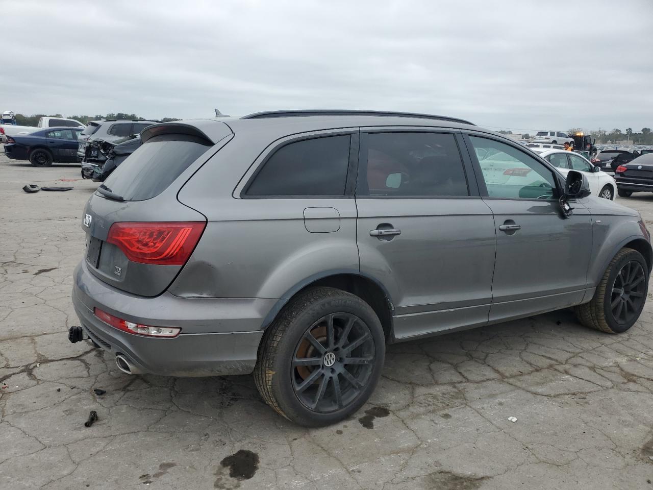 2014 Audi Q7 VIN WA1WMAFE5ED015613 Copart auction photo, side / front end damage thumbnail 3