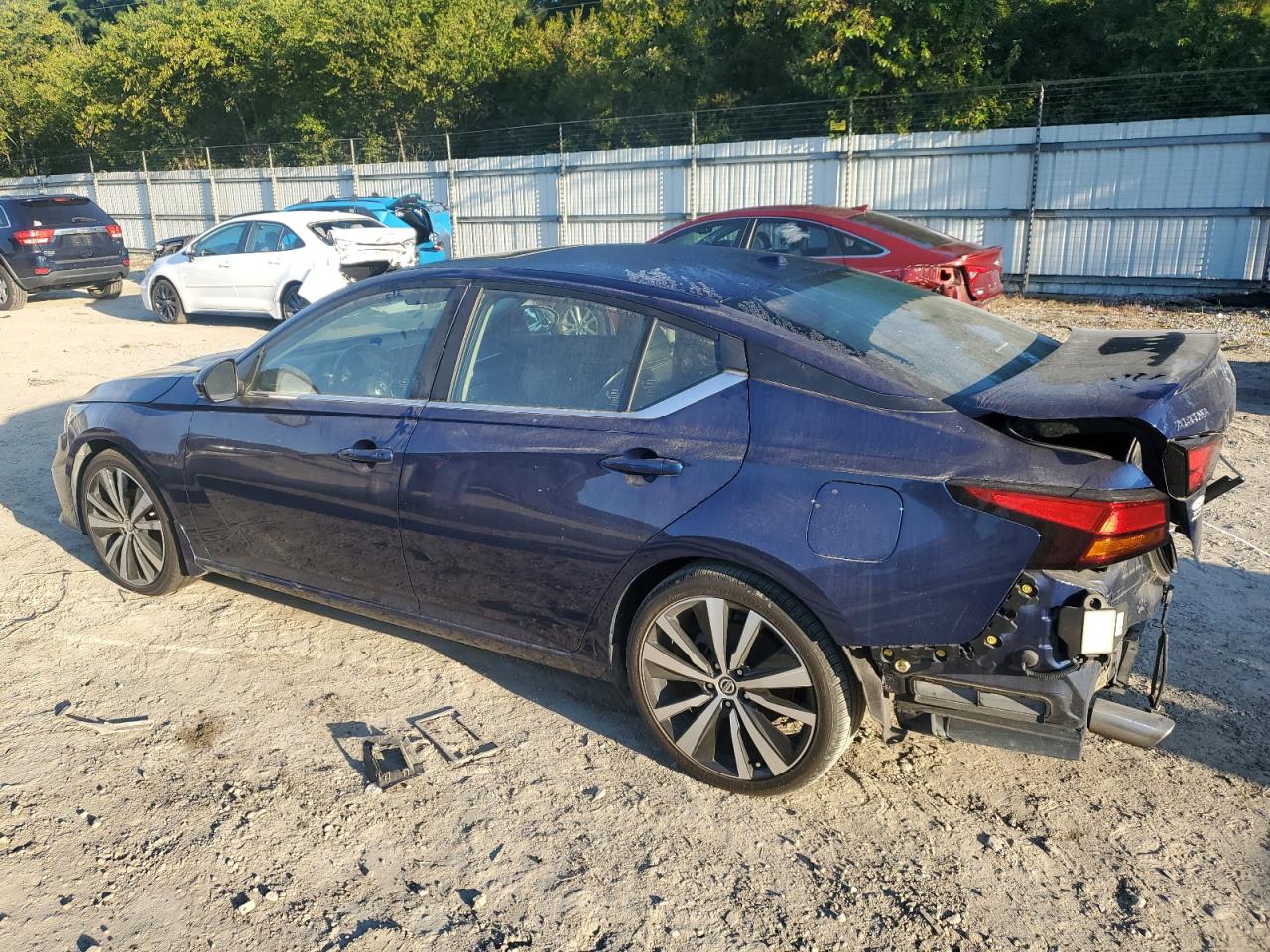 2019 Nissan Altima VIN 1N4BL4CV4KC188401 Copart auction photo, rear end / minor dent/scratches damage thumbnail 2