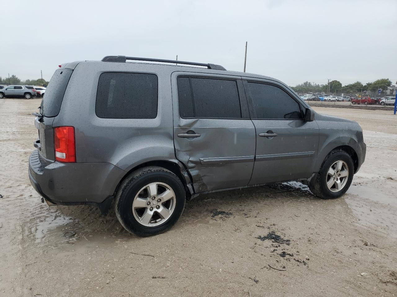 2010 Honda Pilot VIN 5FNYF3H69AB002814 Copart auction photo, mechanical / minor dent/scratches damage thumbnail 3