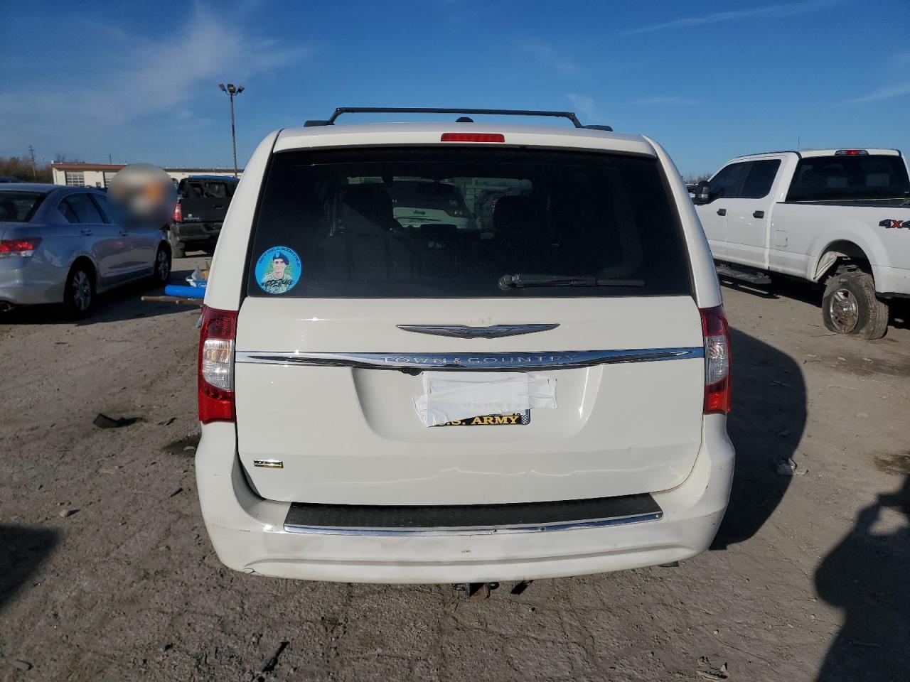 2013 Chrysler Town & Country VIN 2C4RC1BG7DR555019 Copart auction photo, front end / mechanical damage thumbnail 6